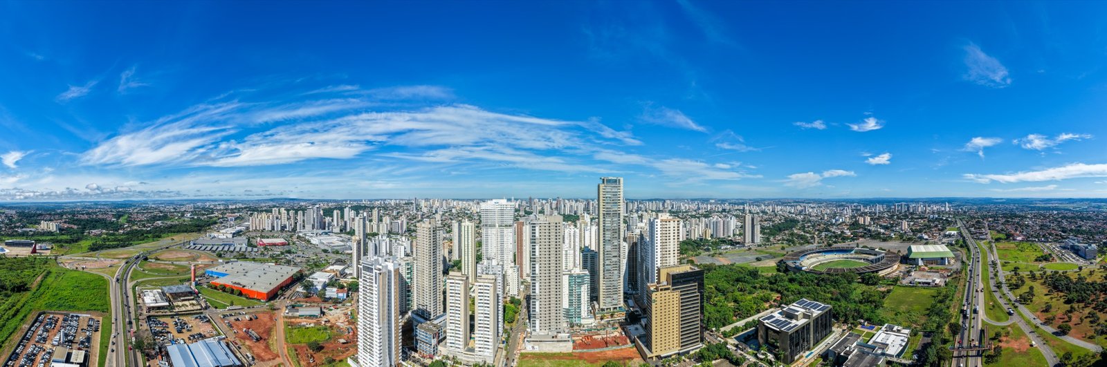 Vista panorâmica aérea de Goiânia com bairros e empreendimentos